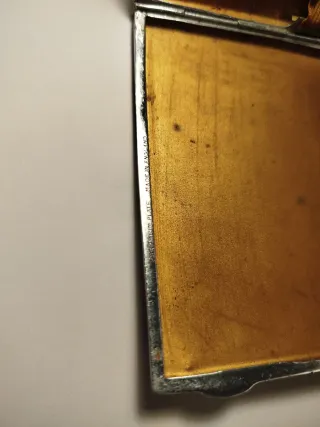 Porta sigarette vintage con incisione