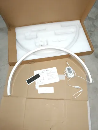 Lámpara Media Luna 3000K-6500K