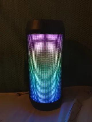 Altavoz con luces de colores