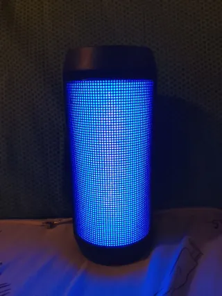 Altavoz con luces de colores