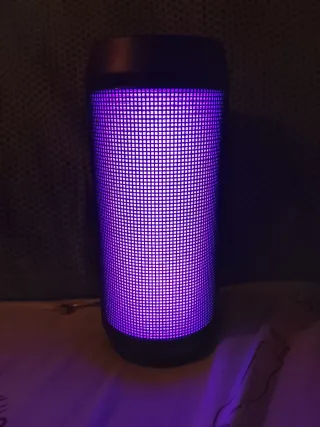 Altavoz con luces de colores