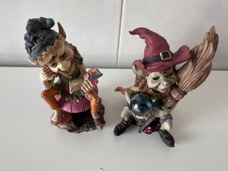 Dos Figuras de Elfos