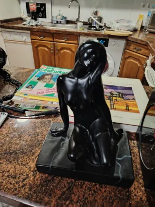 Figura de mujer negra