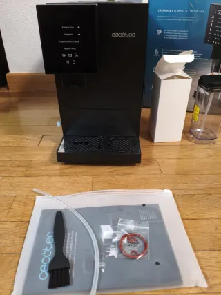 Cafetera Cecotec Cremmaet Compacticcino Black