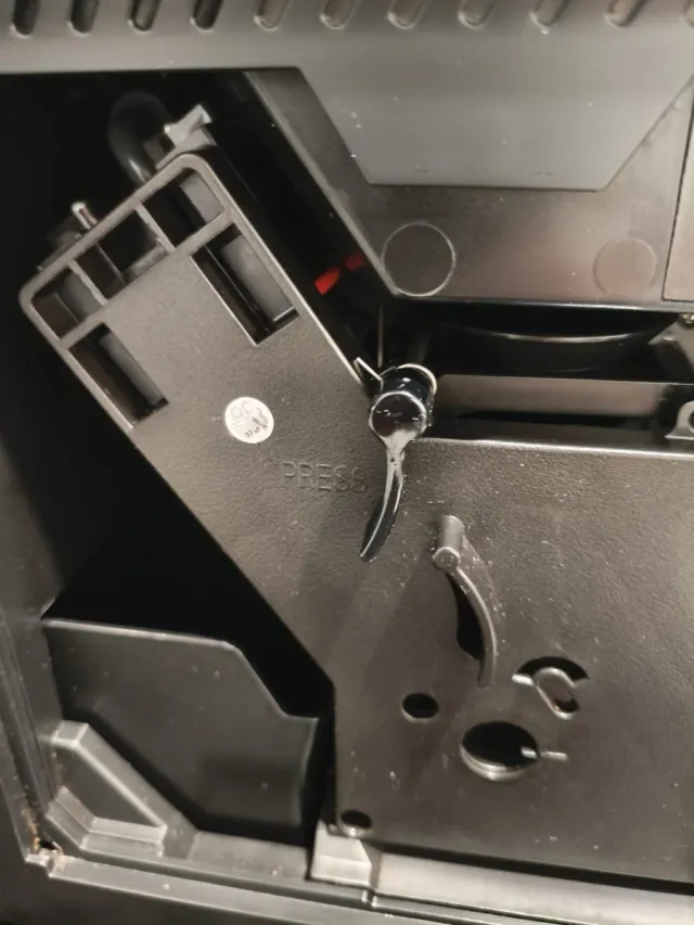 Cafetera Cecotec Cremmaet Compacticcino Black