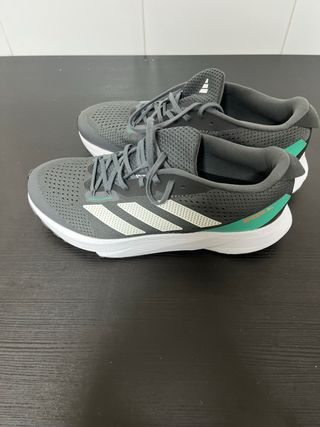 Adidas SL - Zapatillas Grises y Blancas