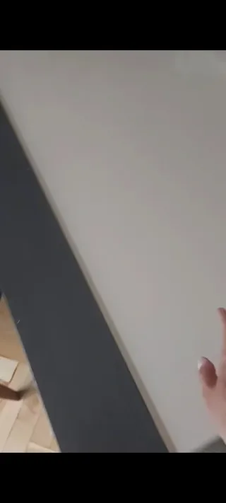 Mesa de madera marrón