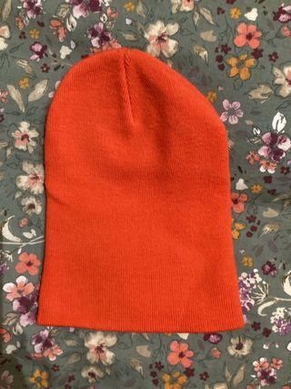 Gorro de lana naranja