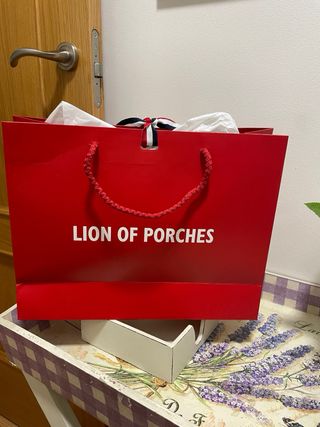 Bolsa de regalo Lion of Porches roja