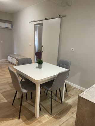 Mesa comedor extensible con 4 sillas