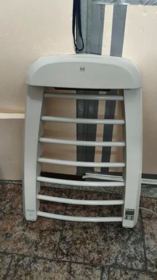 Secatoallas y Calefactor delonghi Blanco