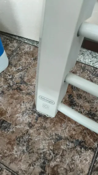 Secatoallas y Calefactor delonghi Blanco