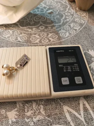 Colgantes Oro 18 kilates con  2 loPerlas Cultivada