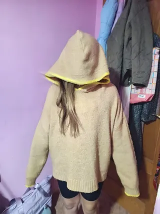 Jersey pelo con capucha beige talla única