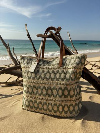 Mala de palhinha com fecho