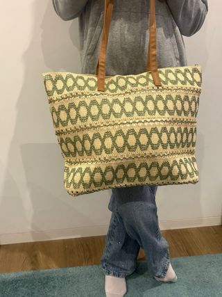 Mala de palhinha com fecho