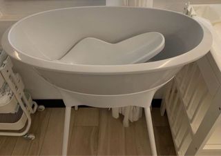Cambiador y bañera para bebé