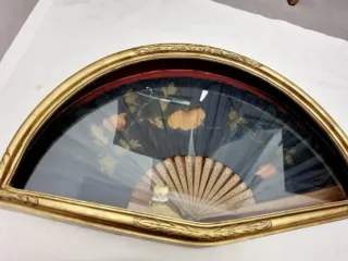 Abanicos antiguos enmarcados (2 unidades)