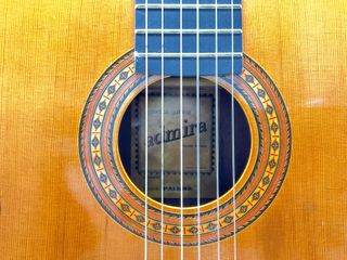 guitarra clasica admira paloma