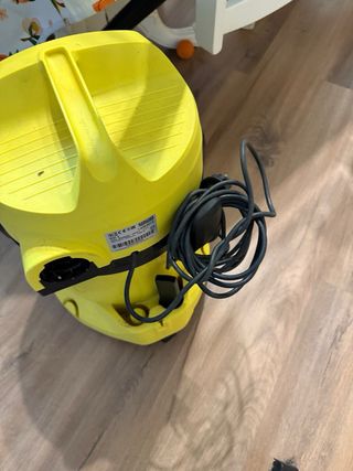 Aspirador Karcher Amarillo