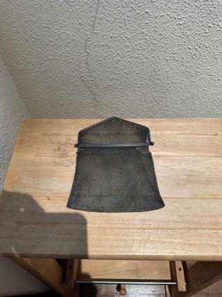 Antiguo monedero de malla metálica