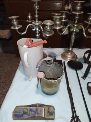 Lote antigüedades candelabros y más