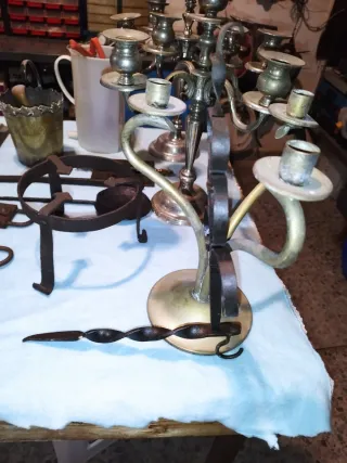 Lote antigüedades candelabros y más