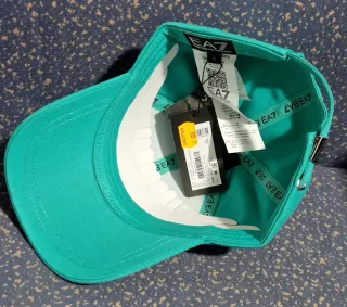 Gorra Deportiva EA7 Emporio Armani Visera Curva.