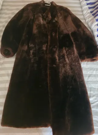 Abrigo largo piel Mouton marrón