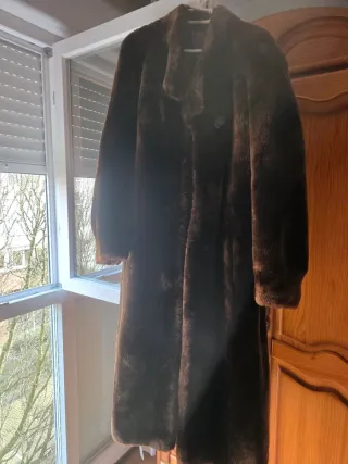 Abrigo largo piel Mouton marrón