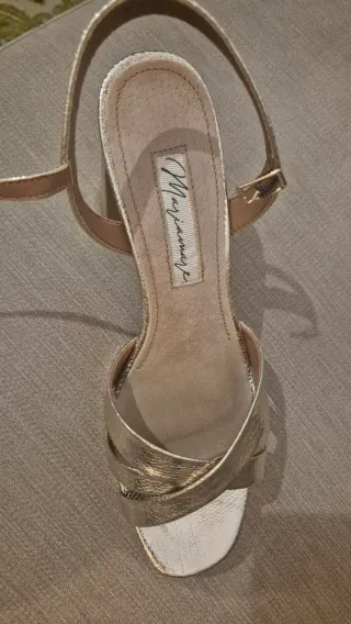 Sandalias doradas tacón plataforma