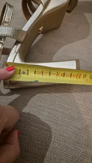 Sandalias doradas tacón plataforma