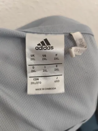 Camiseta Adidas Gris y Blanca