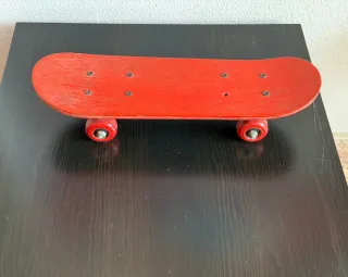 Monopatín Rojo Pequeño