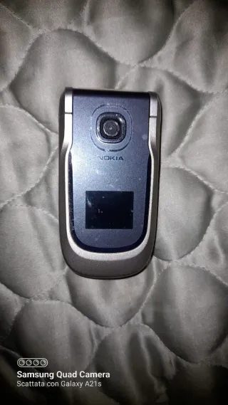 Telefonino Vintage Nokia 2760 h a conchiglia + Cha