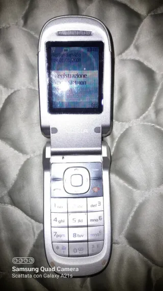 Telefonino Vintage Nokia 2760 h a conchiglia + Cha