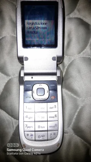 Telefonino Vintage Nokia 2760 h a conchiglia + Cha