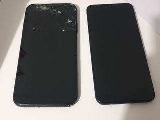 iPhone XR y Samsung A20e para piezas