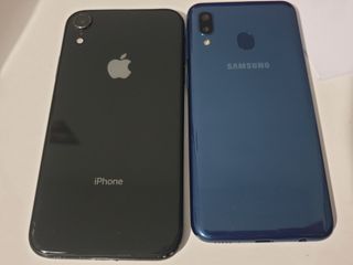 iPhone XR y Samsung A20e para piezas