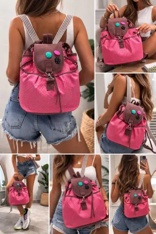 Mochila roja con lunares