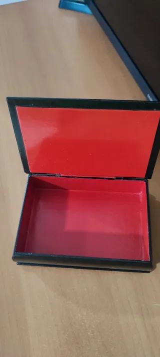 Scatola artigianale russa dipinta a mano