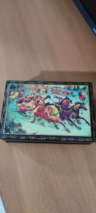 Scatola russa dipinta a mano 1988