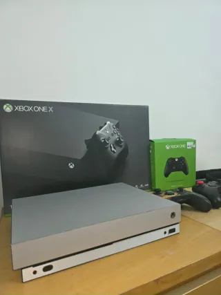 Xbox One X 1TB + Accessori