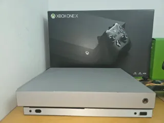 Xbox One X 1TB + Accessori