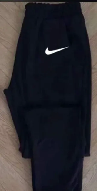 Conjunto Nike Gorra Camiseta y Pantalón