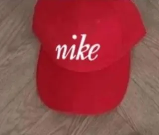 Conjunto Nike Gorra Camiseta y Pantalón