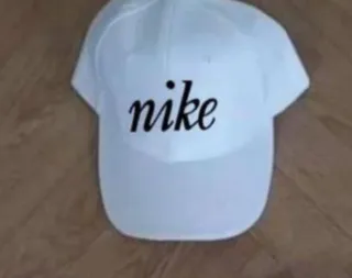 Conjunto Nike Gorra Camiseta y Pantalón