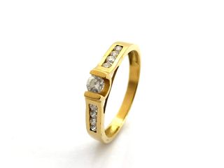 anillo oro 18k con piedra con diamante