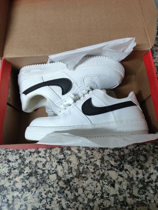 Sapatilhas Modelo Nike Air Force 1 Tamanho 37