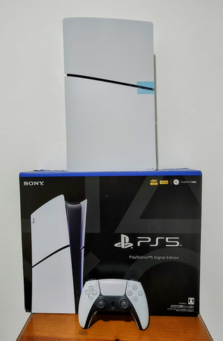 PS5 Digital Edition + 2 Mandos Originales